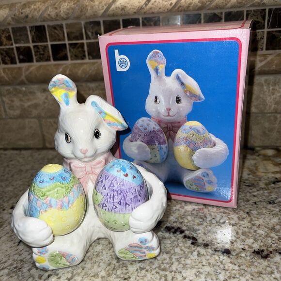 Patchwork Bunny with Egg Salt and Pepper Shakers Hand Painted Easter NEW in Box - Picture 2 of 8